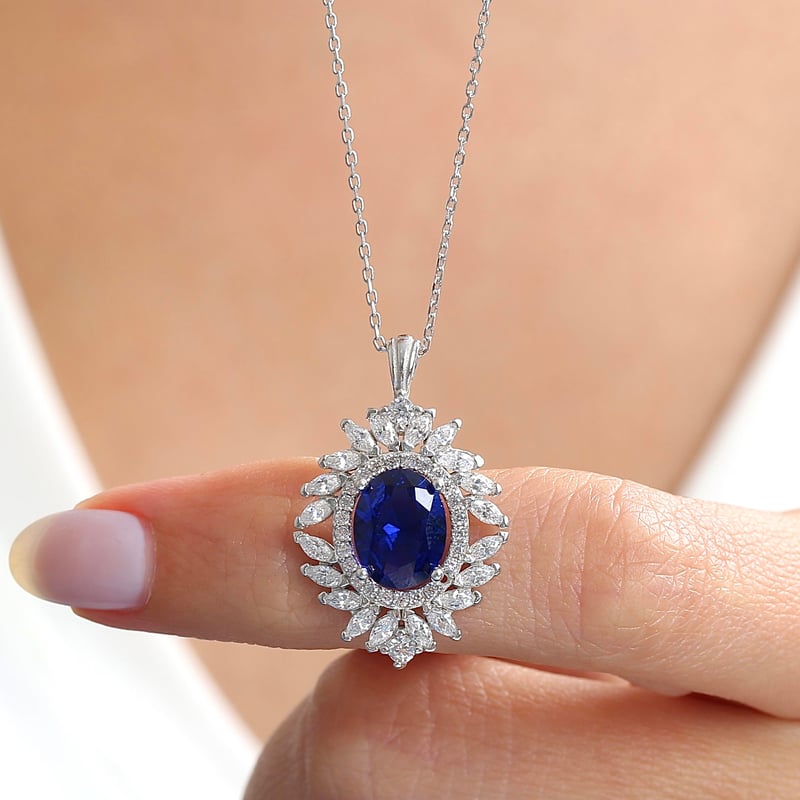 Effective Diamond Venedik Dansı Sentetik Safir Taşlı Gümüş Kolye
