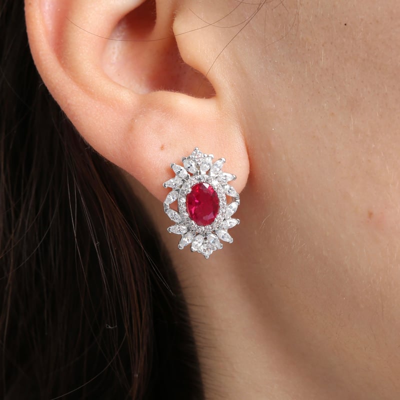 Effective Diamond Venedik Dansı Sentetik Yakut Taşlı Gümüş Küpe