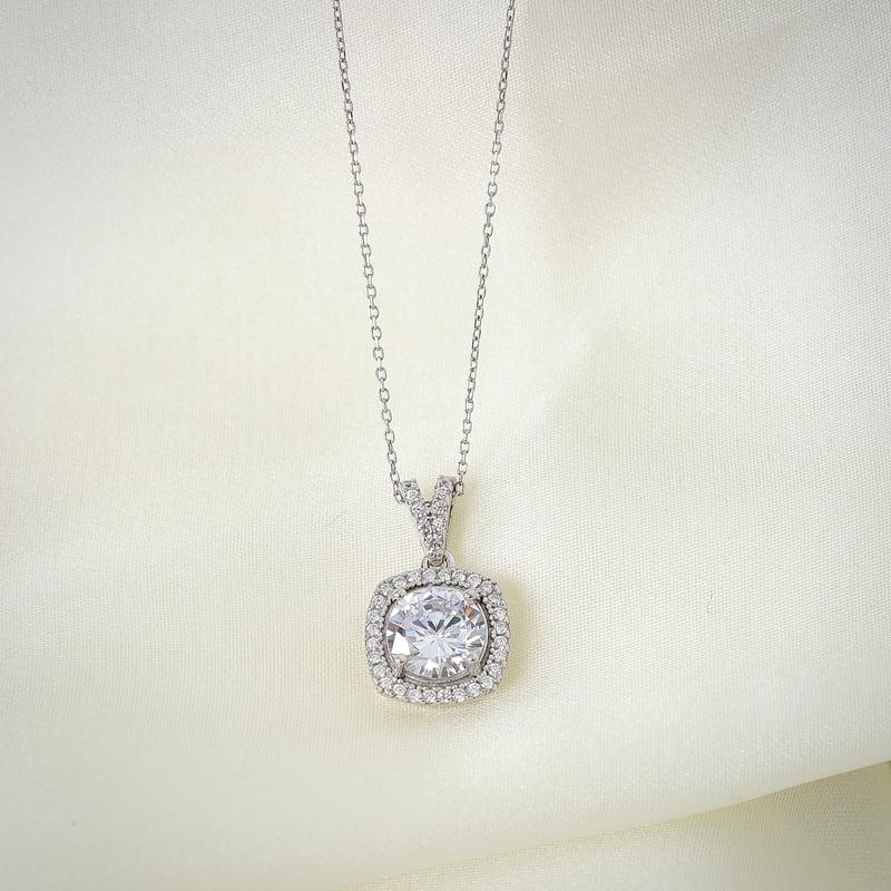 Effective Diamond Yeni 3 Karat Kare Gümüş Kolye
