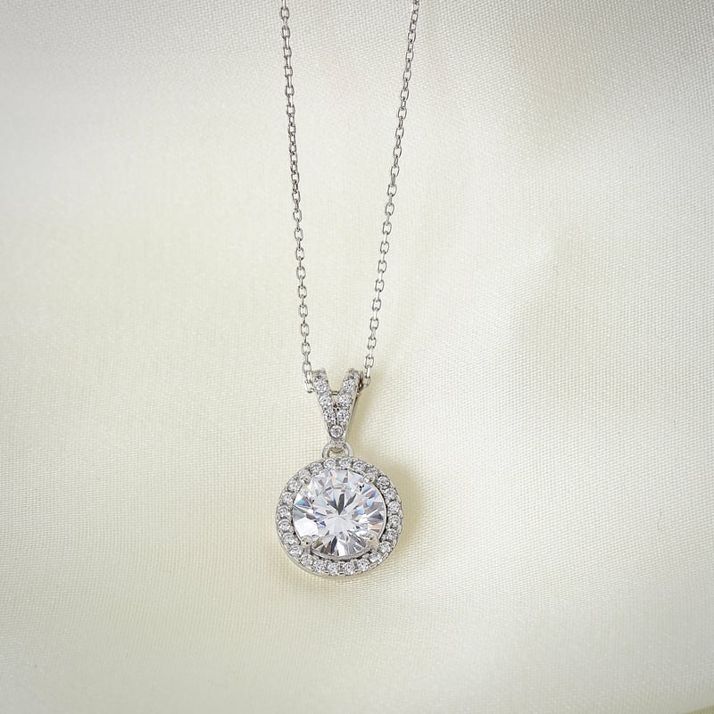 Effective Diamond Yeni 3 Karat Oval Gümüş Kolye