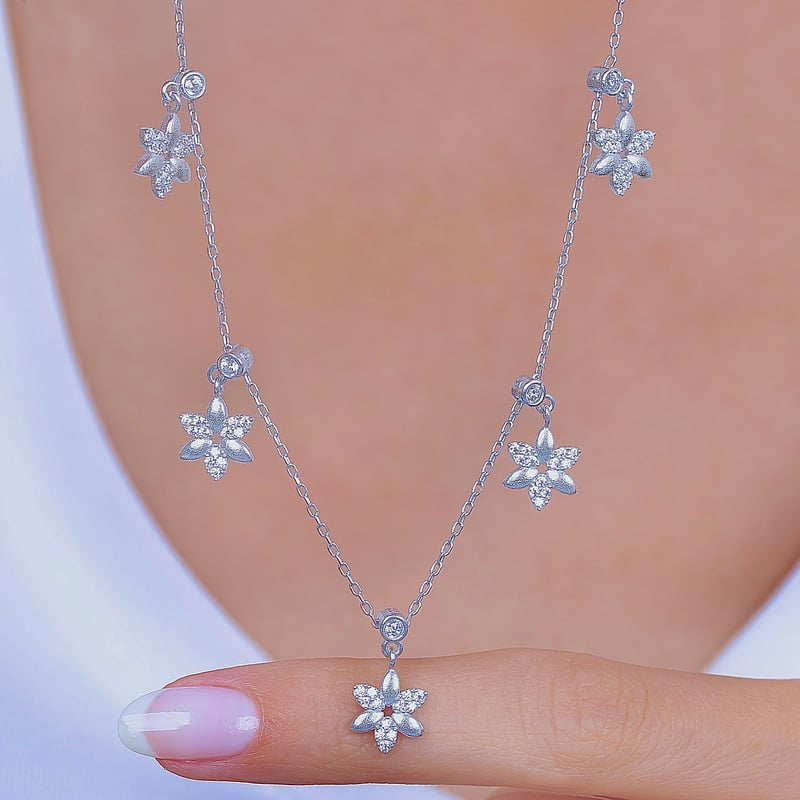 Işıltı Çiçeği Choker Gümüş Şans Kolye