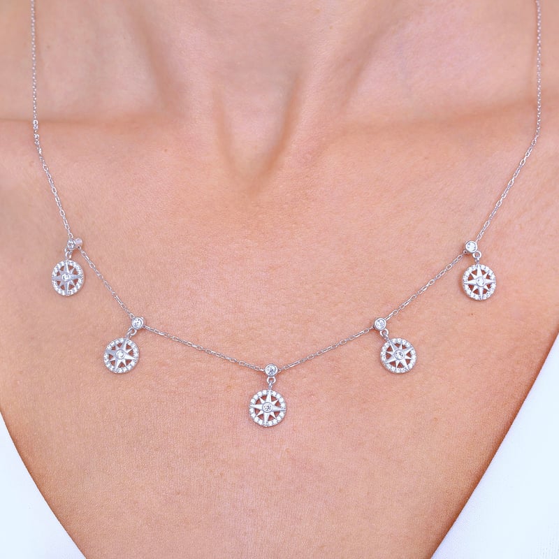 Işıltı Pusula Choker Gümüş Şans Kolye