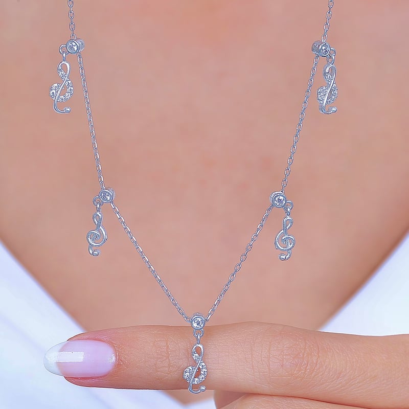 Işıltılı Armoni Choker Gümüş Şans Kolye