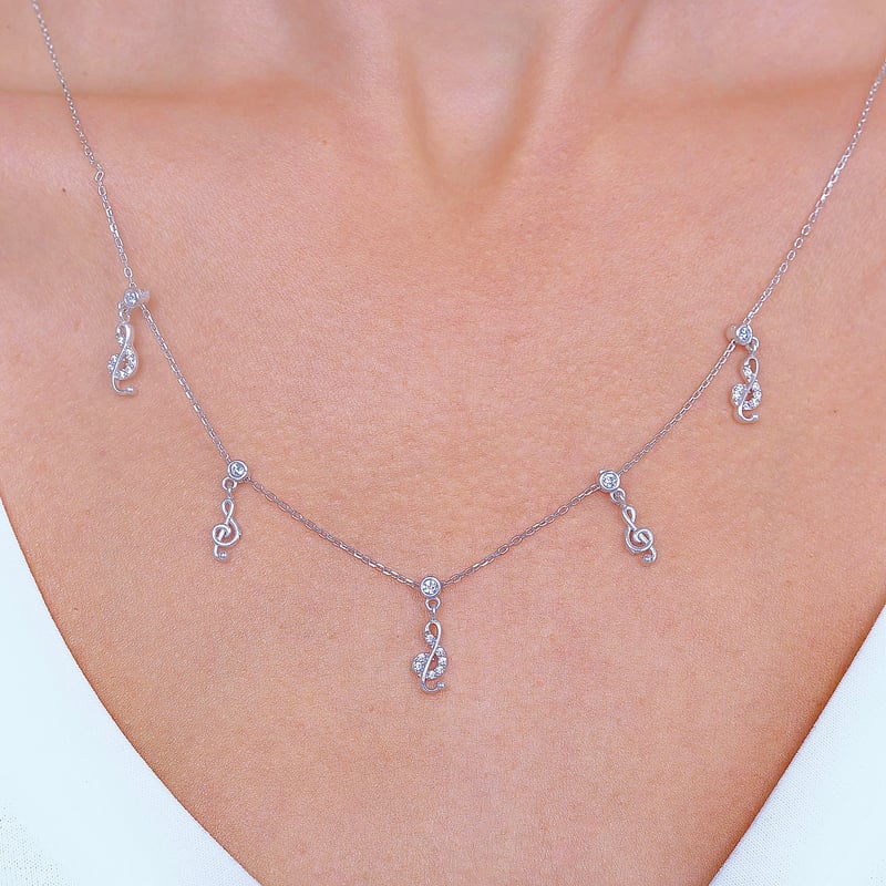Işıltılı Armoni Choker Gümüş Şans Kolye