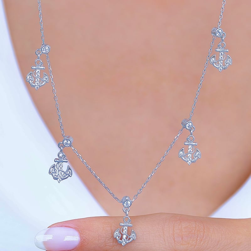 Işıltılı Çıpalar Choker Gümüş Şans Kolye