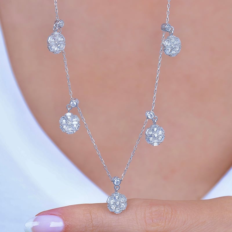 Işıltılı Güller Choker Gümüş Şans Kolye