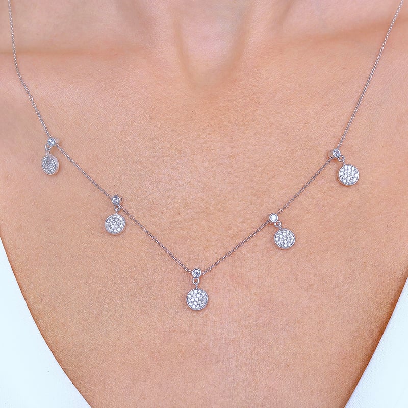 Işıltılı Hareler Choker Gümüş Şans Kolye