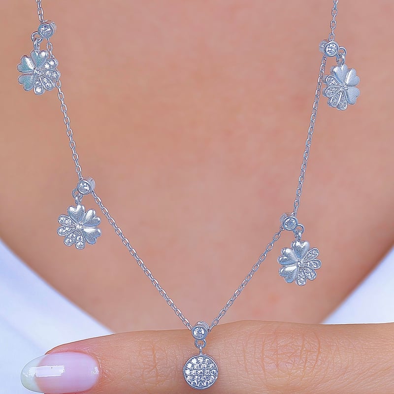 Işıltılı Yonca Choker Gümüş Şans Kolye
