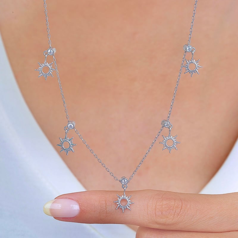 Parıltılı Güneşler Choker Gümüş Şans Kolye