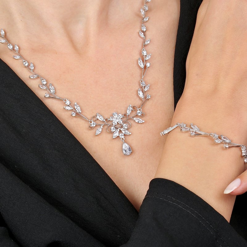 Pırlanta Montür Full Taşlı Sevgi Buketi Gümüş Su Yolu Set