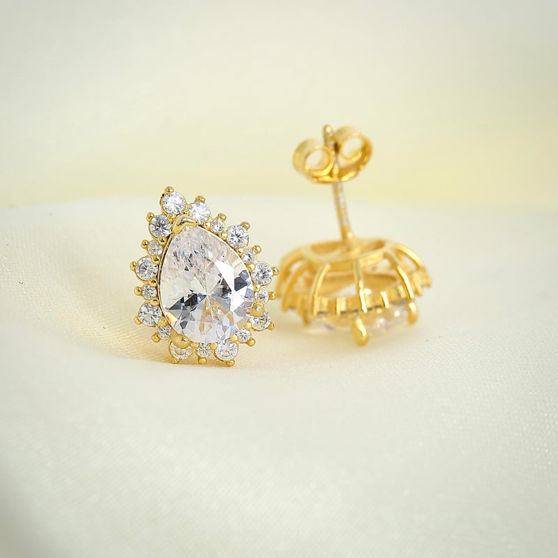 Pırlanta Montür Gold Renk Prenses Işıltısı Gümüş Küpe