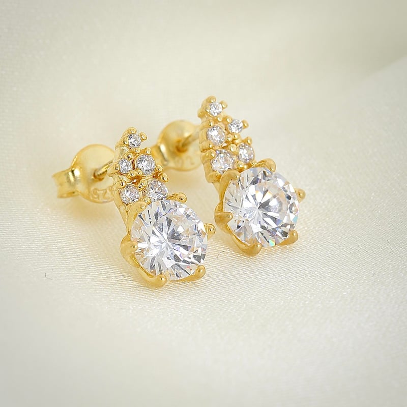 Pırlanta Montür Gold Renk Prenses Masalı Gümüş Küpe