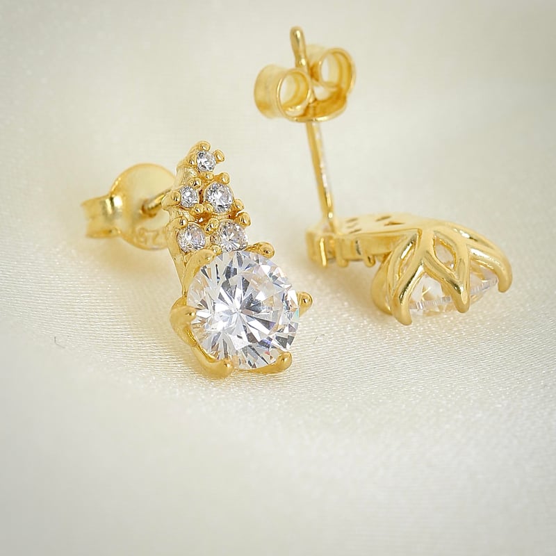 Pırlanta Montür Gold Renk Prenses Masalı Gümüş Küpe