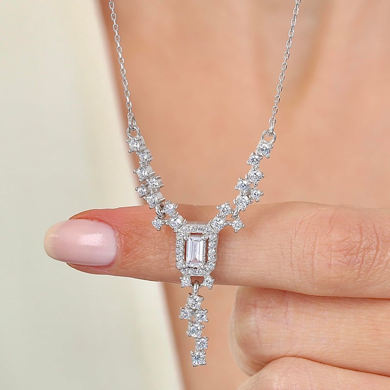 Pırlanta Montür Işıltılı Emerald Gümüş Kolye