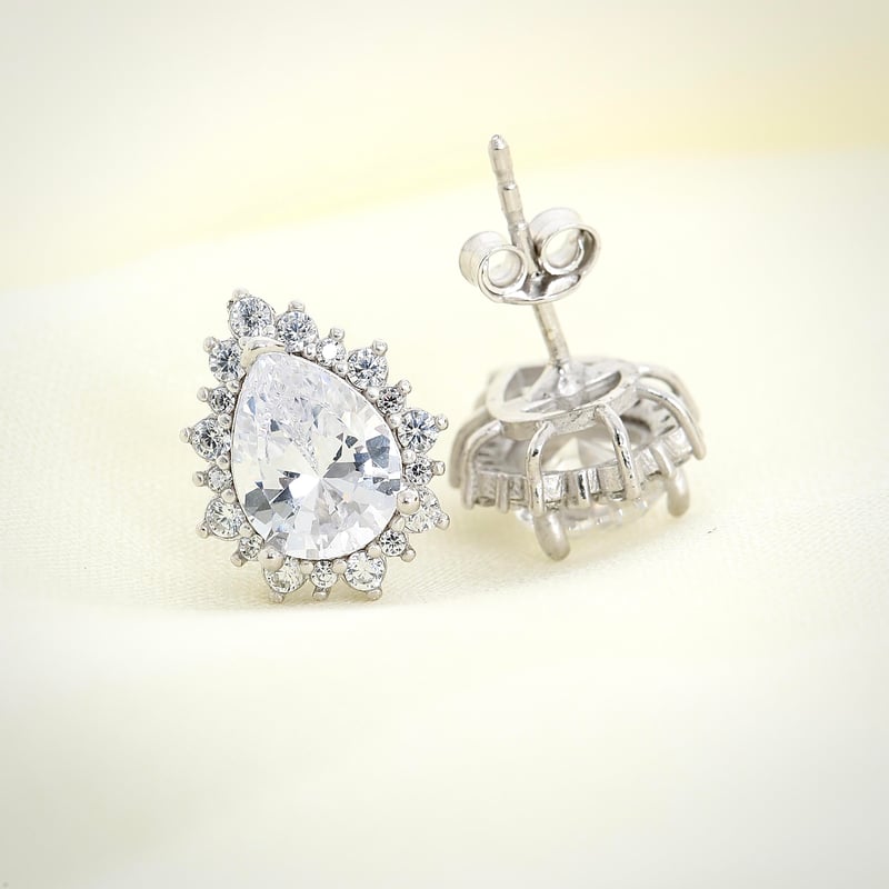 Pırlanta Montür Prenses Işıltısı Gümüş Küpe