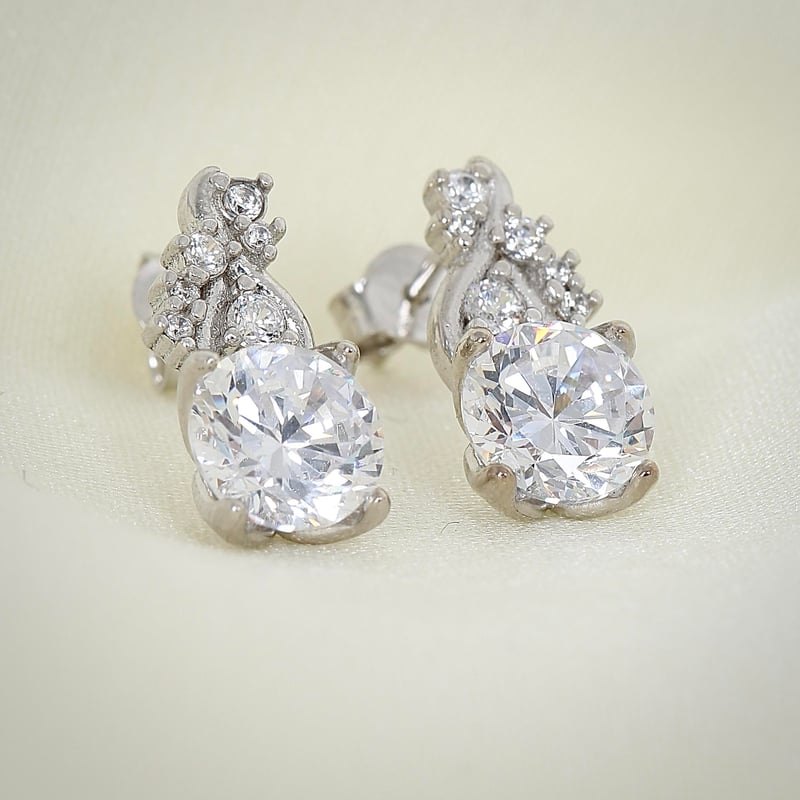 Pırlanta Montür Prensesin Düşü Gümüş Küpe