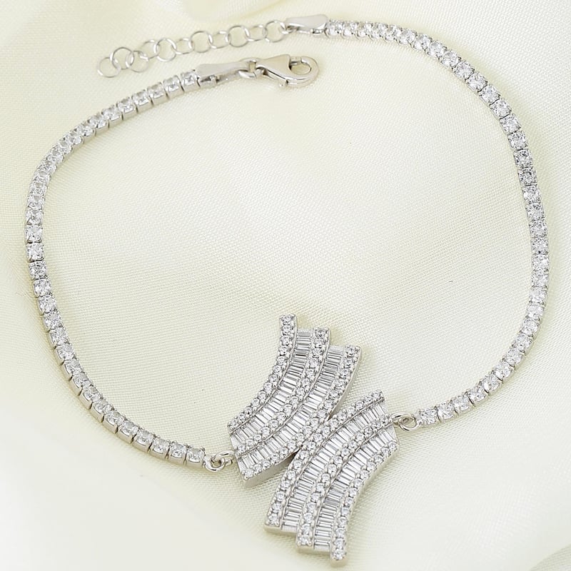 Pırlanta Montür Tutku Düğümü Sarmal Gümüş Bileklik