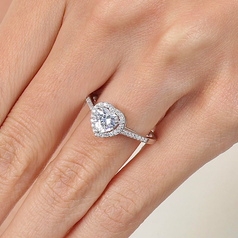 Pırlanta Montür Zarafet Kalbi Gümüş Yüzük