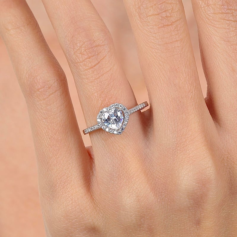 Pırlanta Montür Zarafet Kalbi Gümüş Yüzük