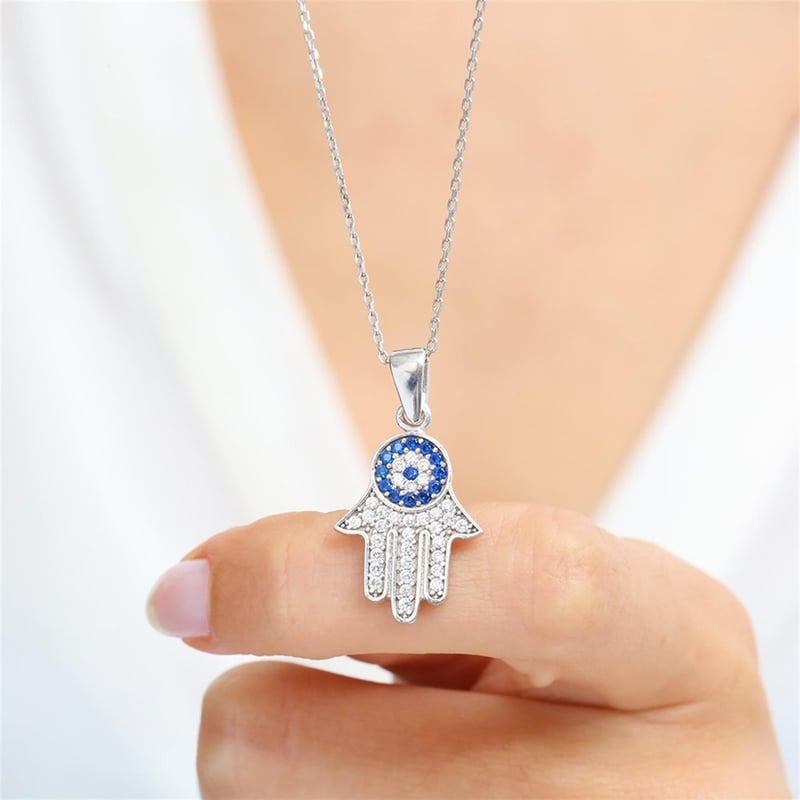 safir-tasli-fatma-ana-eli-gumus-kolye-8ebe-1.jpg