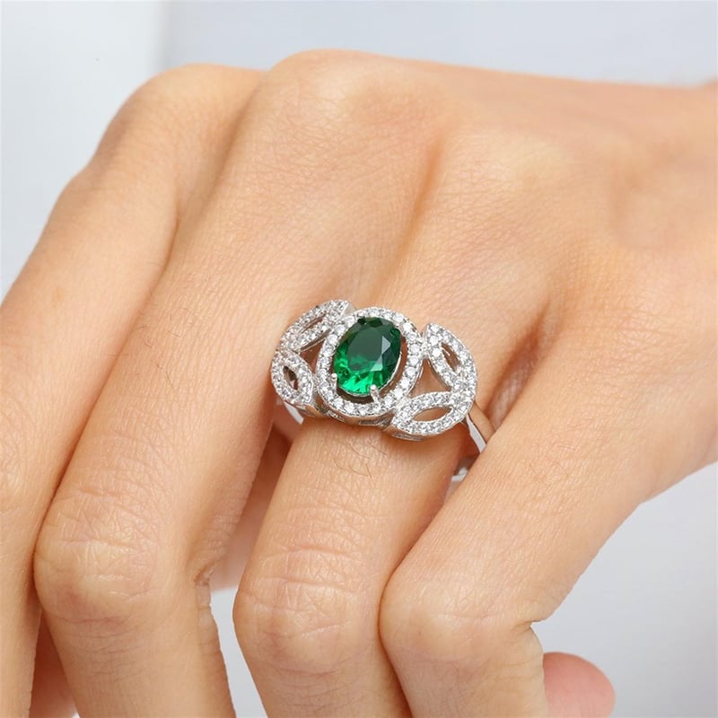 yesil-tasli-ozel-figur-beyaz-renk-gumu-4321-a.jpg
