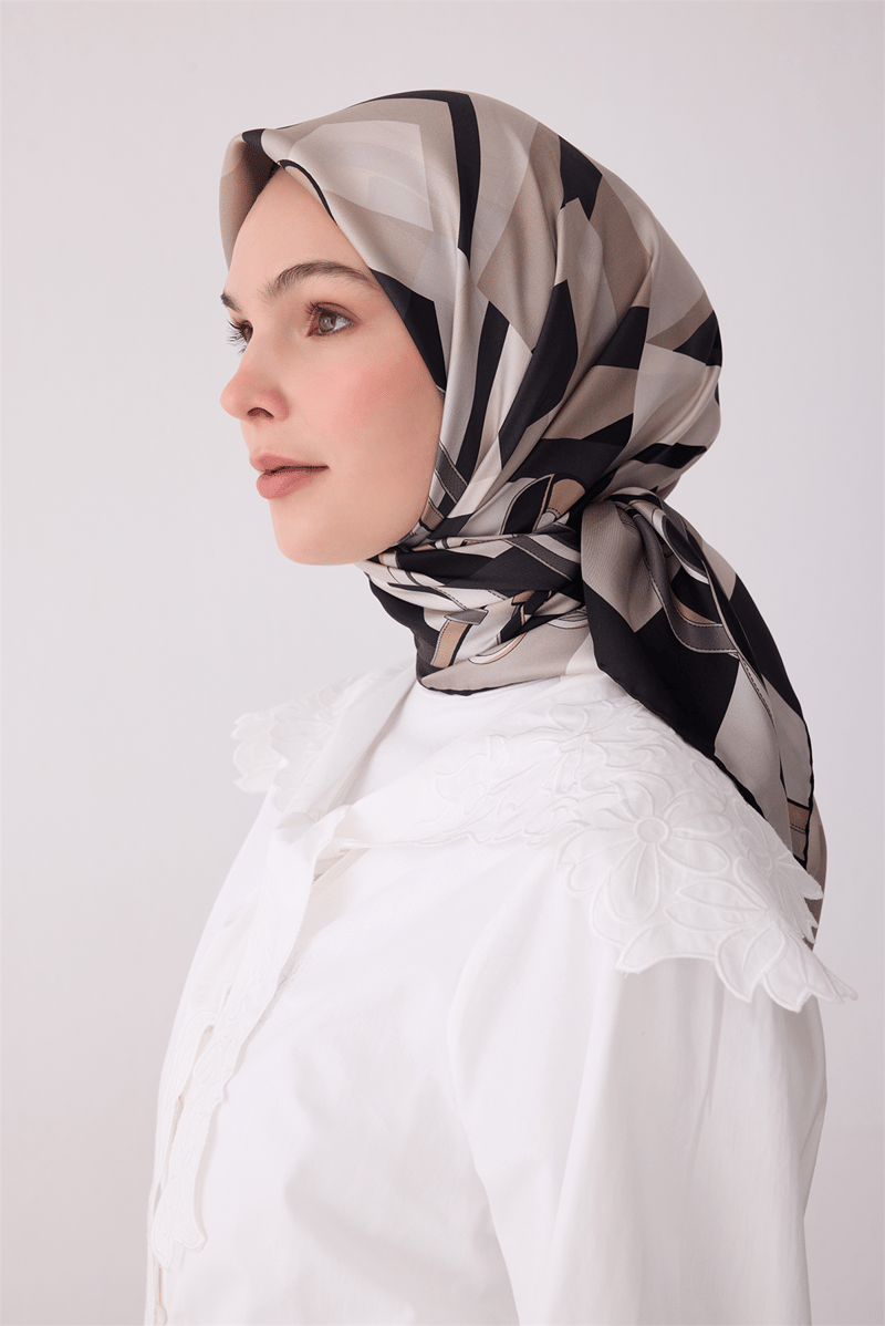 Bej Obje Desen %100 Twill İpek Eşarp 4300-85