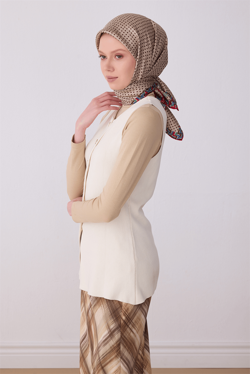 Belli Bej Klasik Desen %100 Twill İpek Eşarp 4326-81