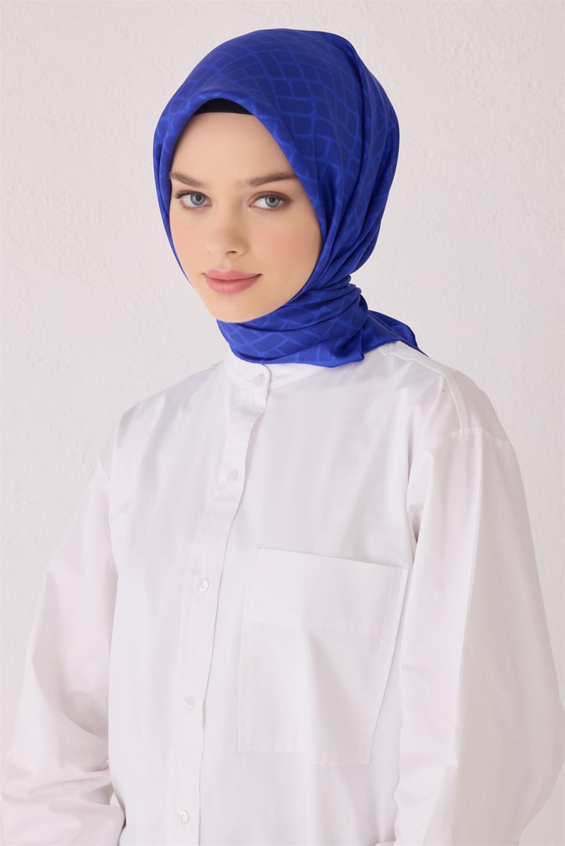 {URUNSEO_TITLE} | BELLI | BELLİ İPEK EŞARP | BELLİ SAF İPEK EŞARP 4062D (T) - 81