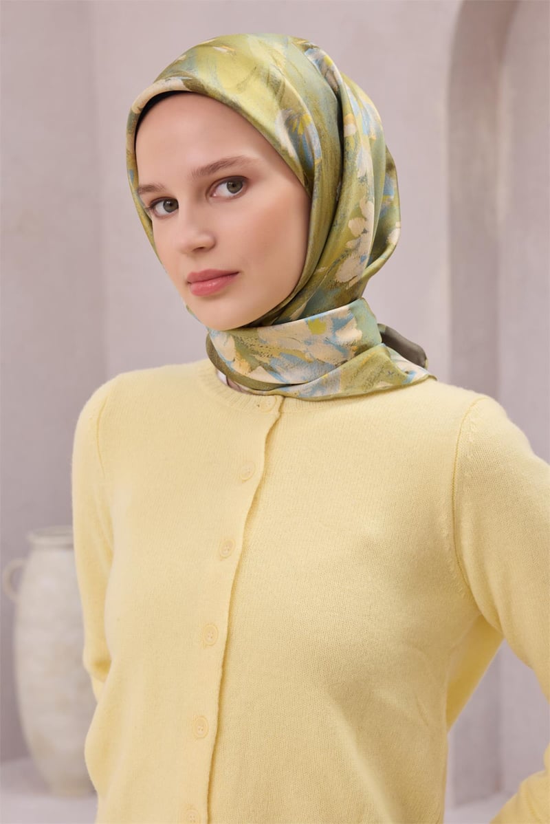 {URUNSEO_TITLE} | BELLI | BELLİ İPEK EŞARP | BELLİ ÇİÇEK DESEN İPEK EŞARP 4217D (TWILL) HAKİ - 81