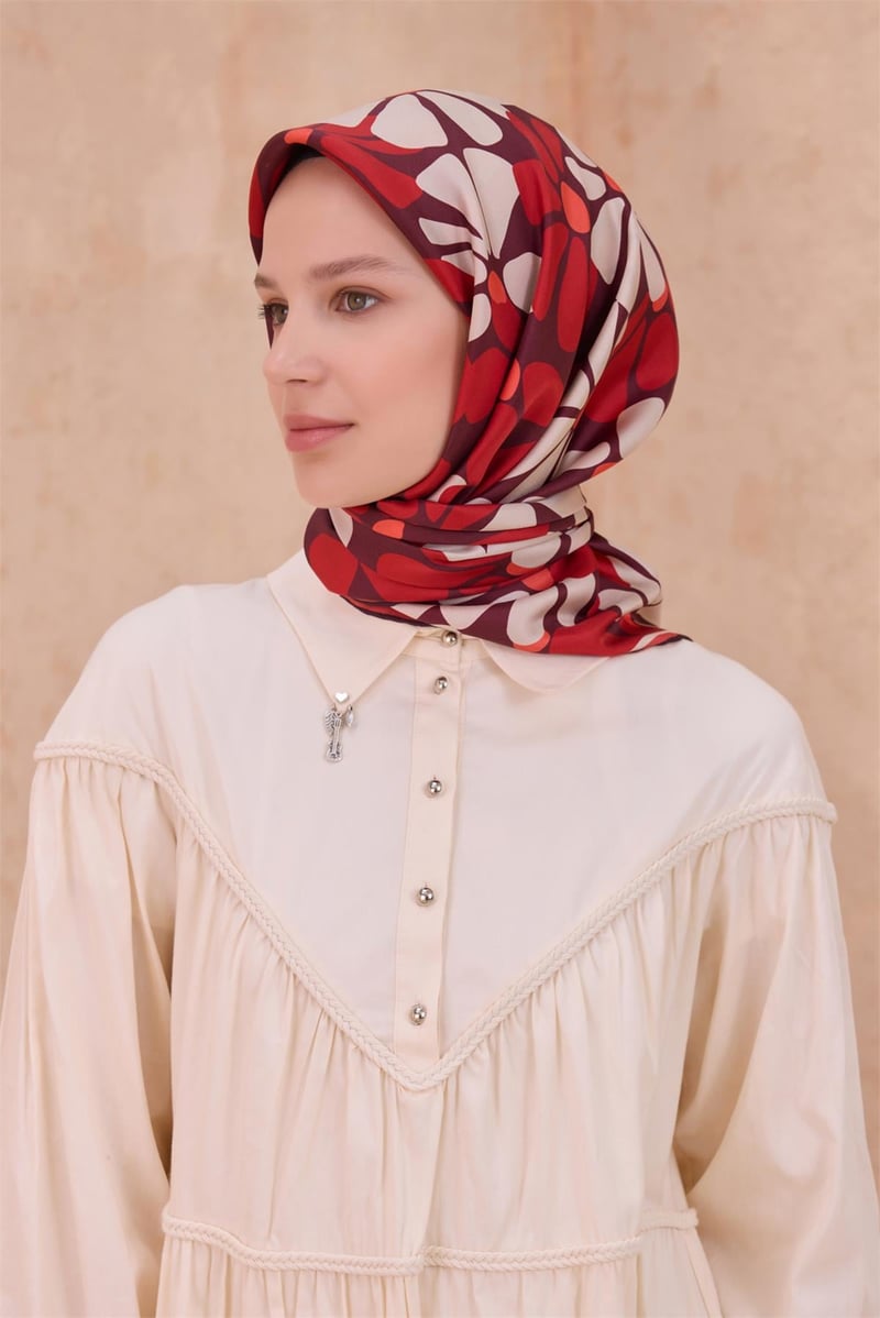 {URUNSEO_TITLE} | BELLI | BELLİ İPEK EŞARP | BELLİ ÇIÇEK DESENI İPEK EŞARP 4116D TWILL - 41