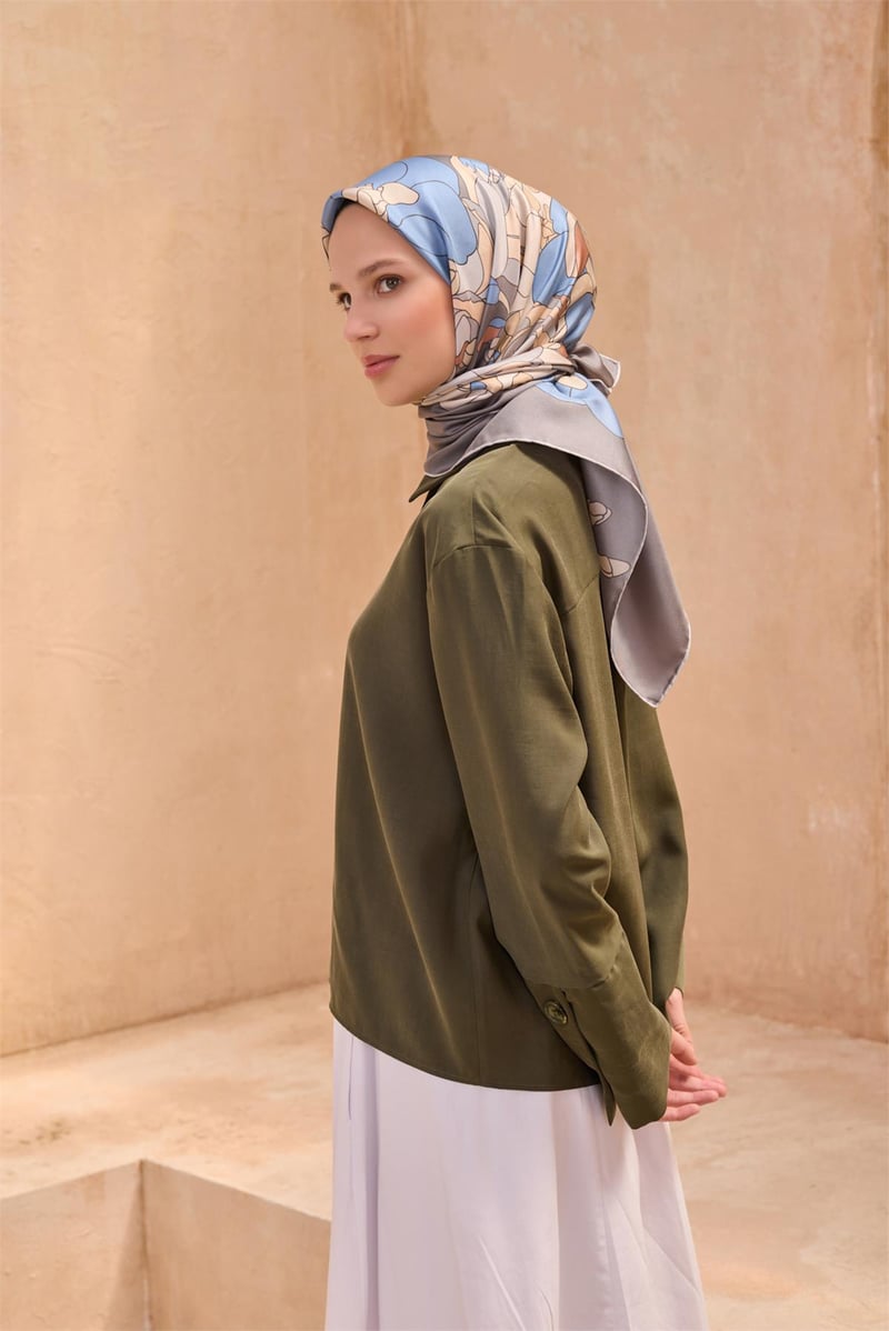 {URUNSEO_TITLE} | BELLI | BELLİ İPEK EŞARP | BELLİ ÇIÇEK DESENI İPEK EŞARP 4127D TWILL - 88