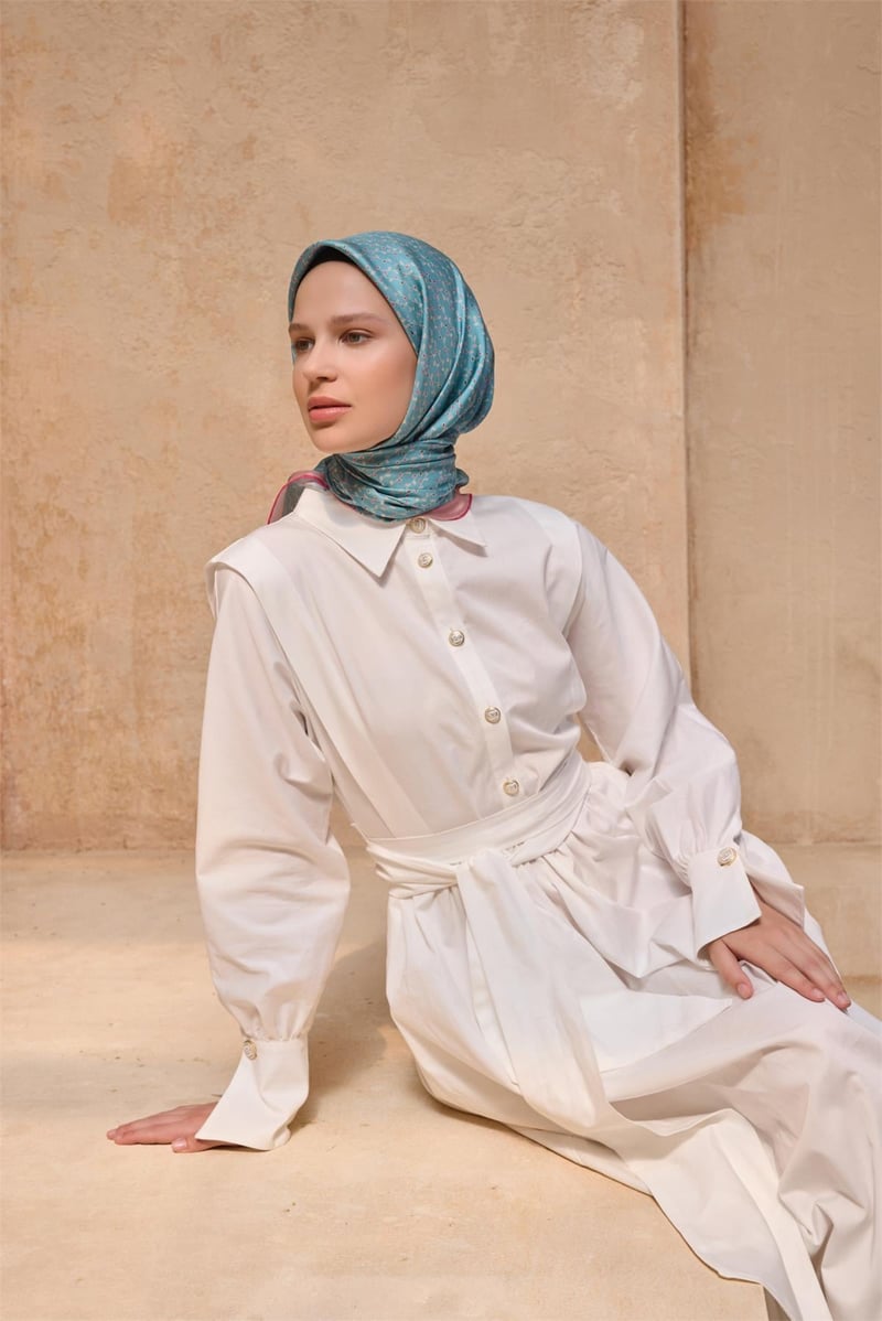 {URUNSEO_TITLE} | BELLI | BELLİ İPEK EŞARP | BELLİ ÇIÇEK DESENI İPEK EŞARP 4128D TWILL - 86