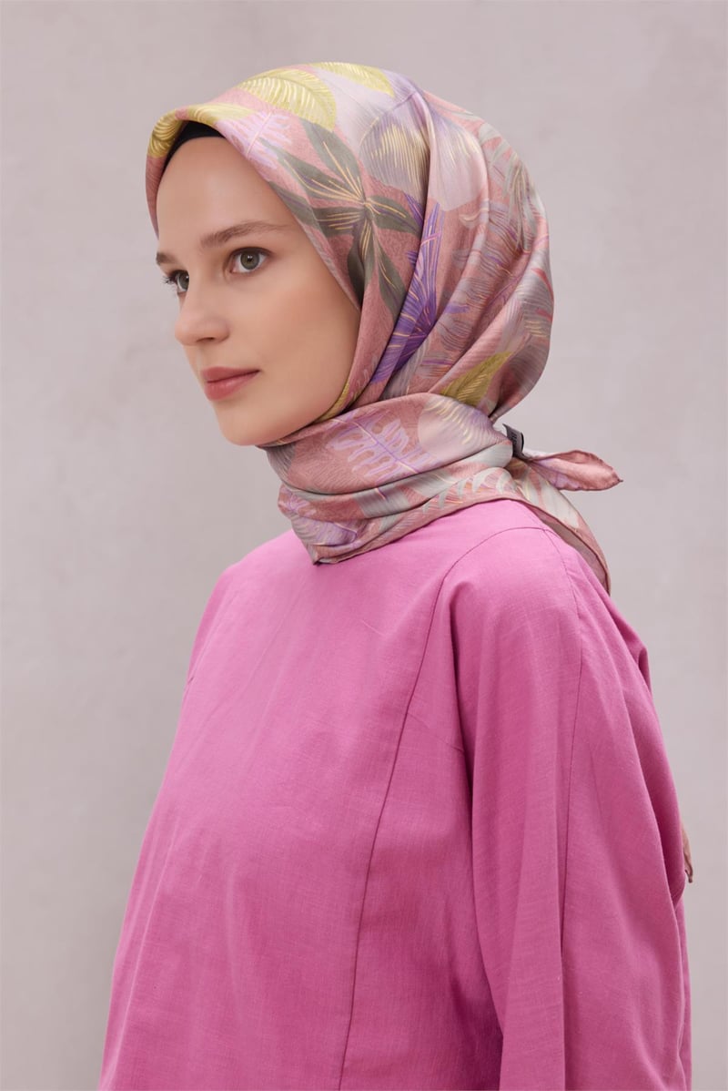{URUNSEO_TITLE} | BELLI | BELLİ İPEK EŞARP | BELLİ ÇİÇEKLİ DESEN İPEK EŞARP 4225D (TWILL) SOMON - 55