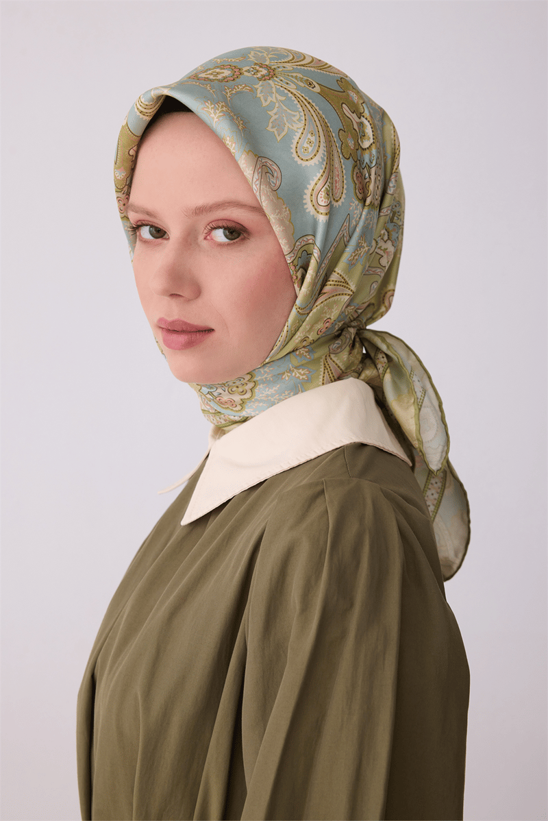 Belli Çok Renkli Etnik Desen %100 Twill İpek Eşarp 4304-53