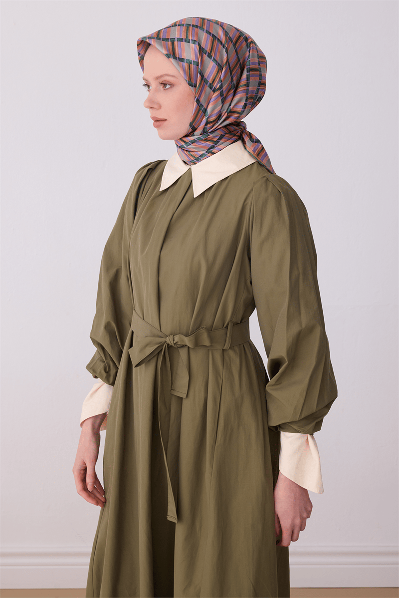 Belli Çok Renkli Geometrik Desen %100 Twill İpek Eşarp 4302-82