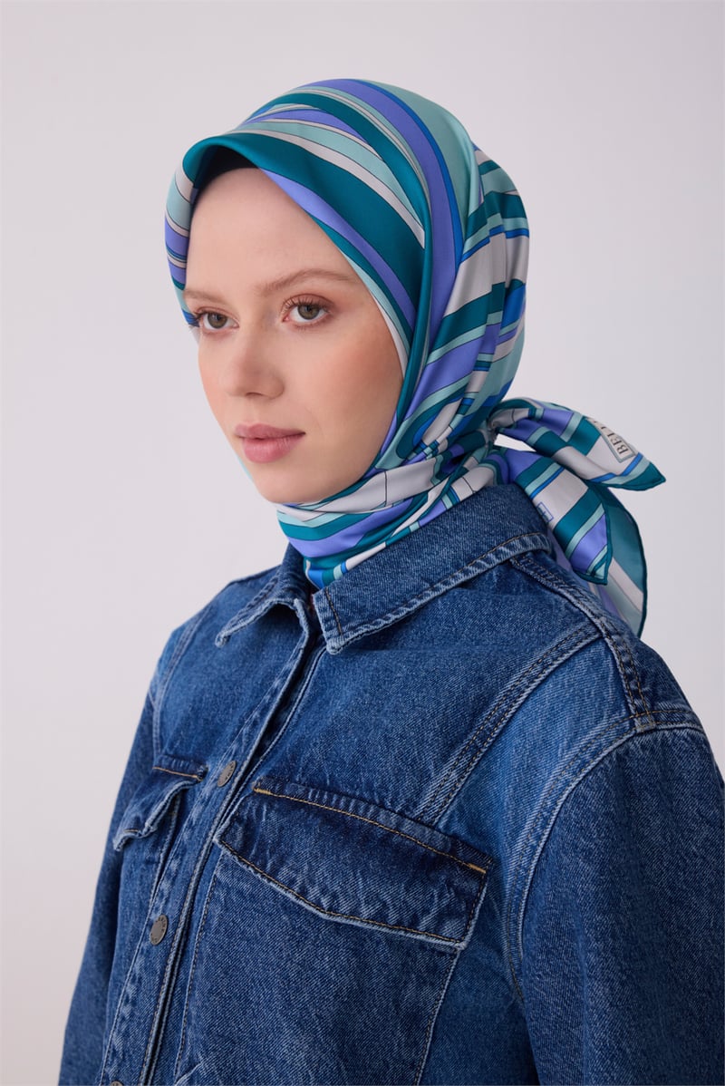 Belli Çok Renkli Geometrik Desen %100 Twill İpek Eşarp 4311-02