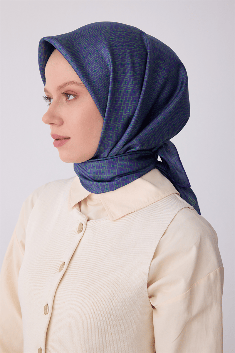 Belli Çok Renkli Klasik Desen %100 Twill İpek Eşarp 4317-87