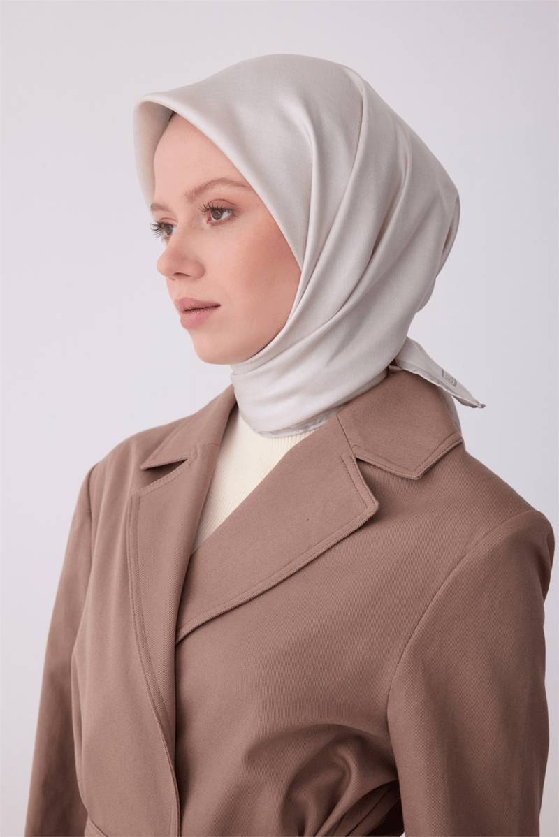 Belli Çok Renkli Klasik Desen %100 Twill İpek Eşarp 4305-53