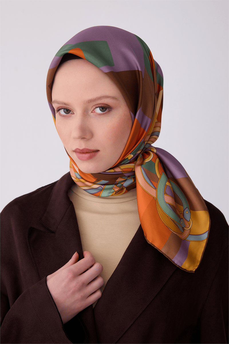 Belli Çok Renkli Obje Desen %100 Twill İpek Eşarp 4300-82