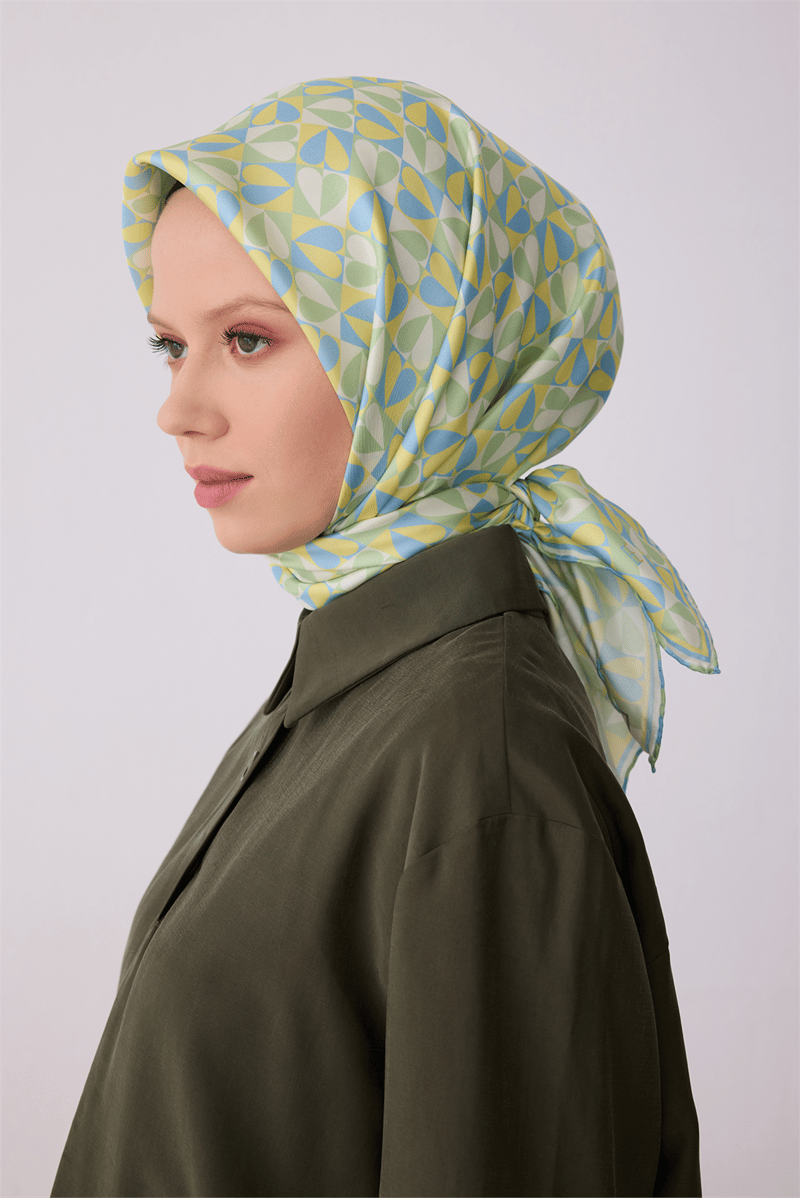 Belli Çok Renkli Obje Desen %100 Twill İpek Eşarp 4322-80