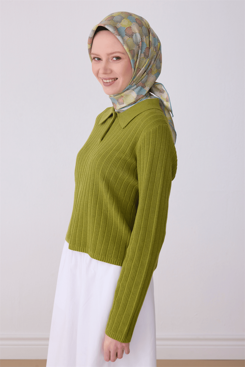 Belli Çok Renkli Obje Desen %100 Twill İpek Eşarp 4313-82