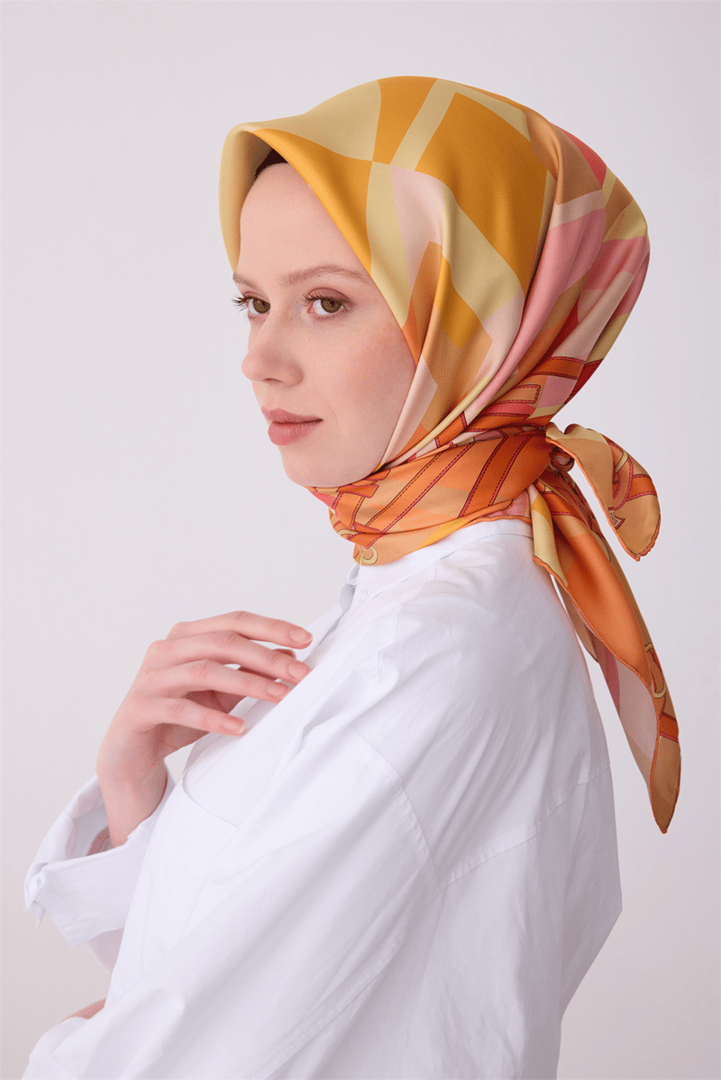 Belli Çok Renkli Obje Desen %100 Twill İpek Eşarp 4300-50