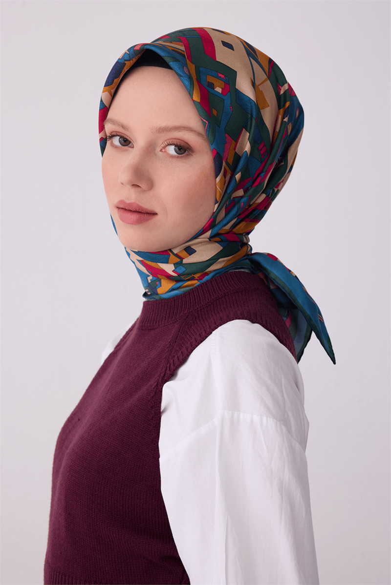 Belli Çok Renkli Obje Desen %100 Twill İpek Eşarp 4307-80