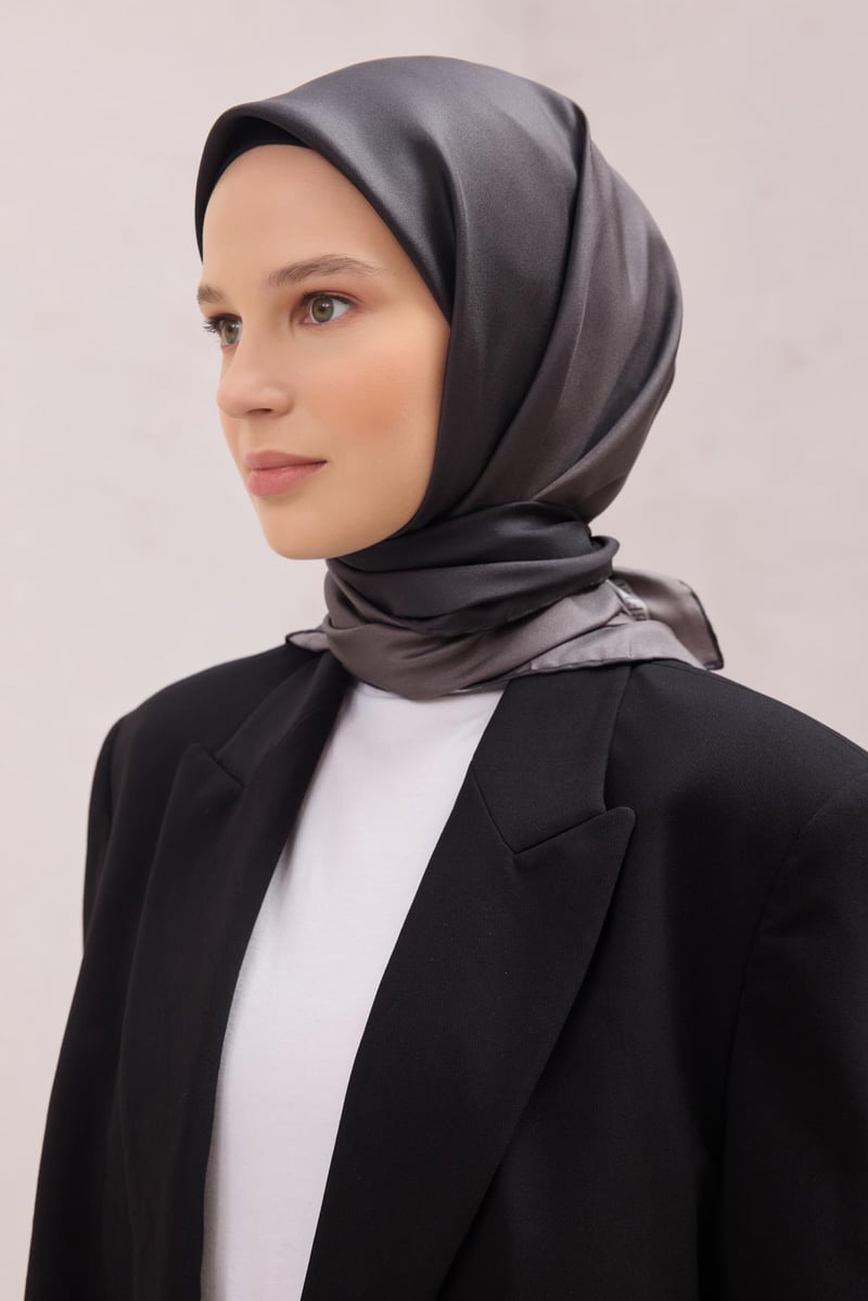 {URUNSEO_TITLE} | BELLI | BELLİ İPEK EŞARP | BELLİ DEGRADE DESEN İPEK EŞARP 4224D (TWILL) SİYAH GRİ - 80