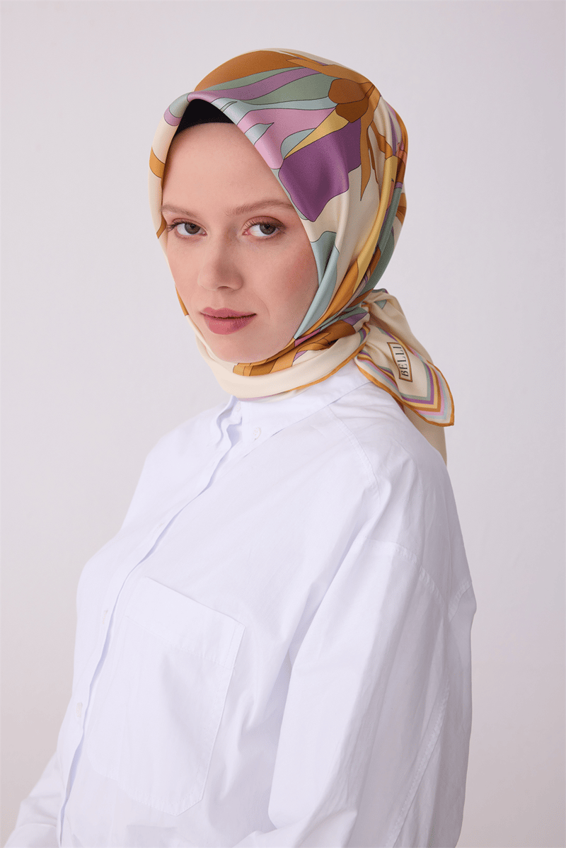 Belli Ekru Çiçek Desen %100 Twill İpek Eşarp 4303-83