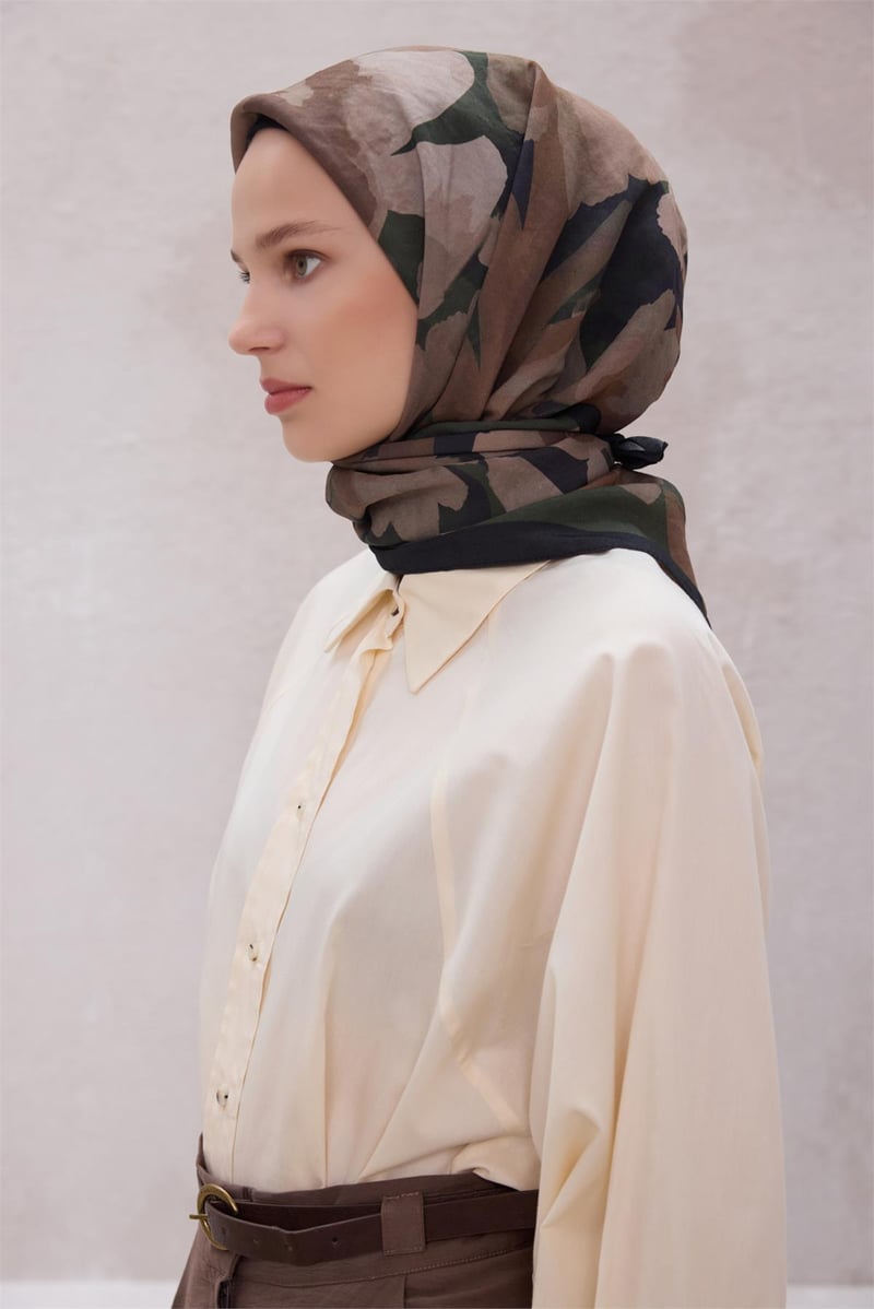 {URUNSEO_TITLE} | BELLI | POLYESTER EŞARP | BELLİ FRESH ÇİÇEK DESEN SİYAH-VİZON MODAL EŞARP 20