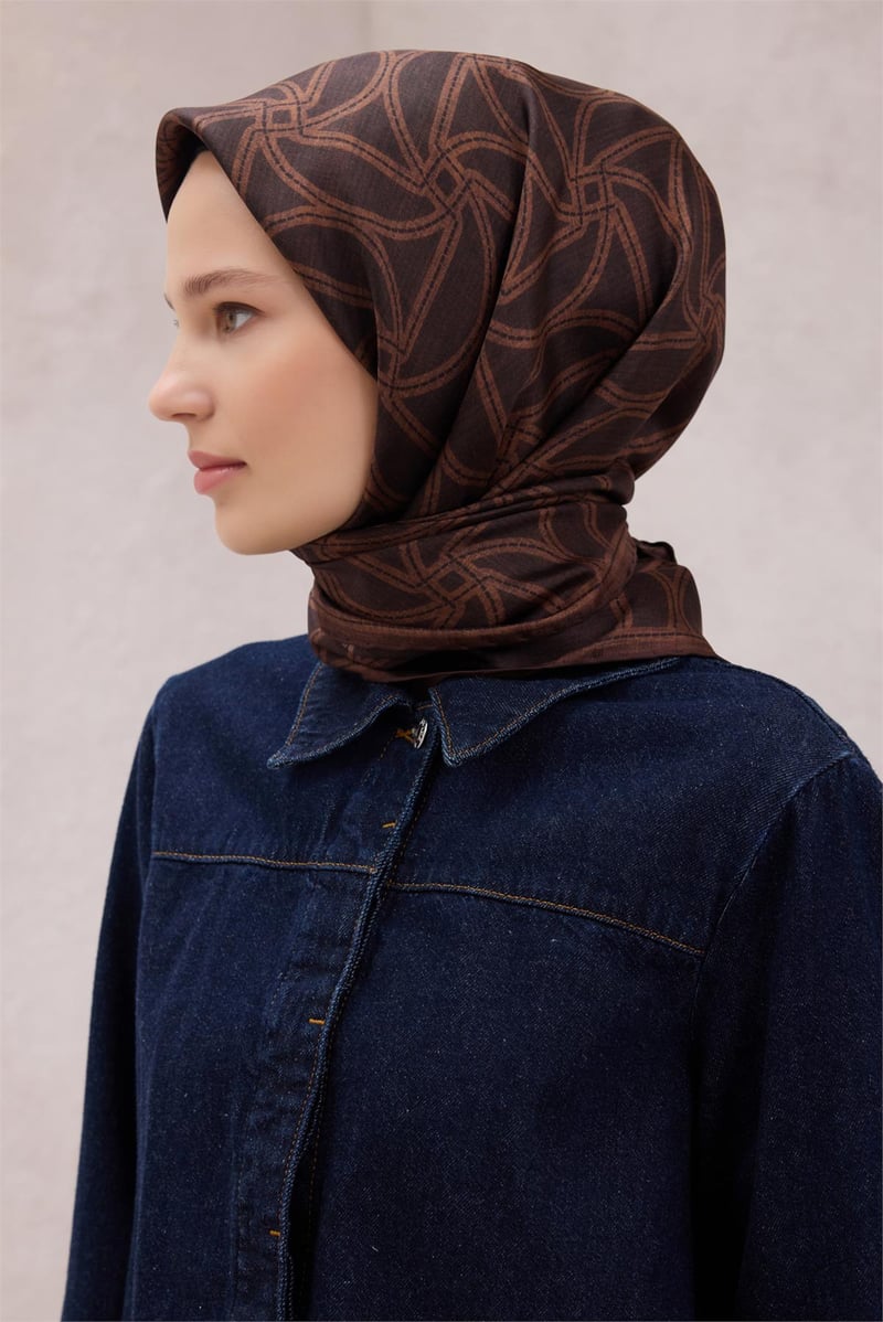 {URUNSEO_TITLE} | BELLI | BELLİ İPEK EŞARP | BELLİ GEOMETİK DESEN İPEK EŞARP 4221D (TWILL) KAHVE - 84