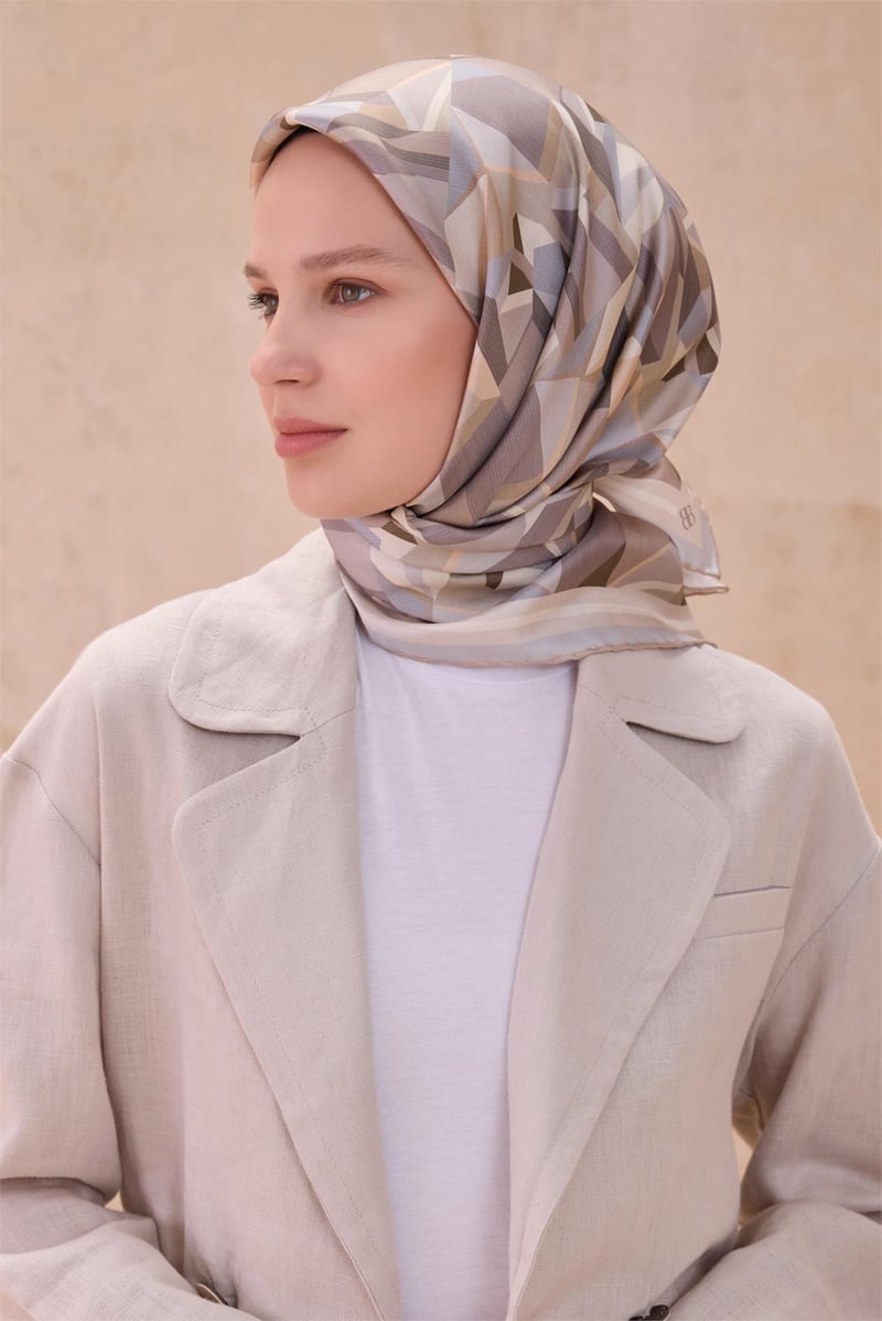 {URUNSEO_TITLE} | BELLI | BELLİ İPEK EŞARP | BELLİ GEOMETRIK DESEN İPEK EŞARP 4106D TWILL - 82