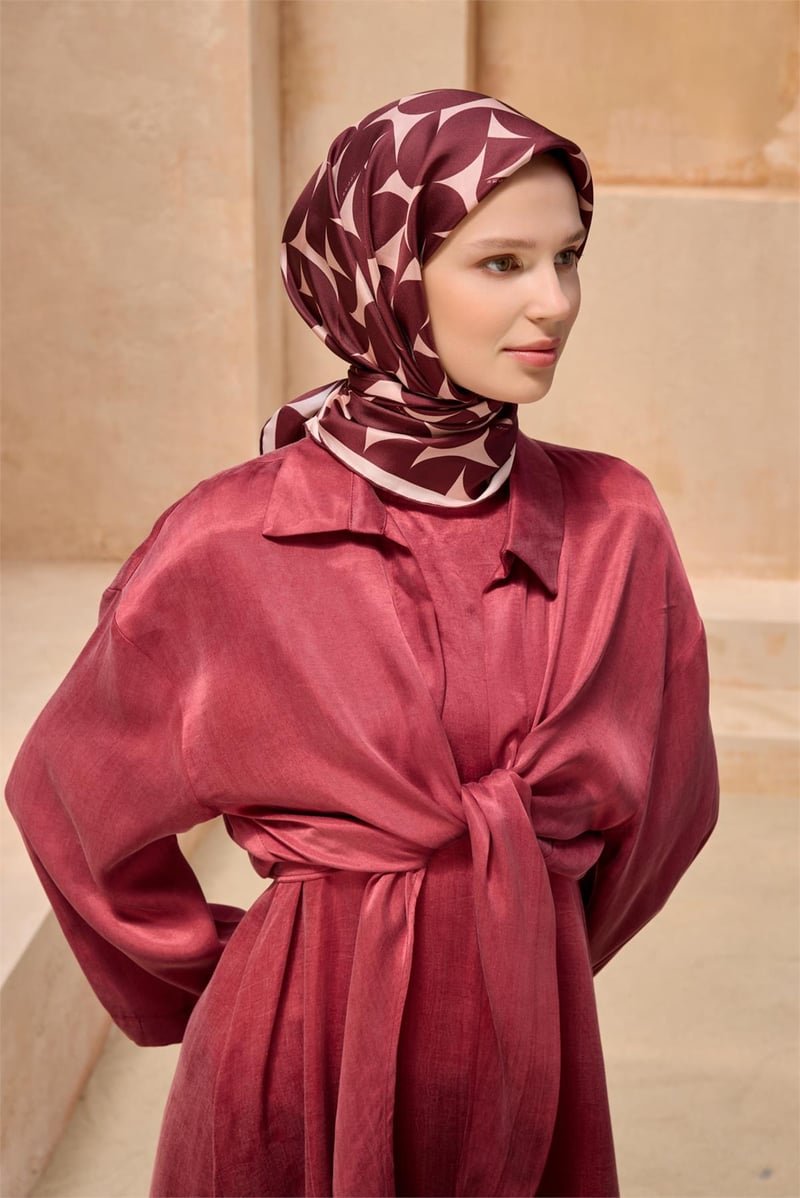 {URUNSEO_TITLE} | BELLI | BELLİ İPEK EŞARP | BELLİ GEOMETRIK DESEN İPEK EŞARP 4117D TWILL - 86