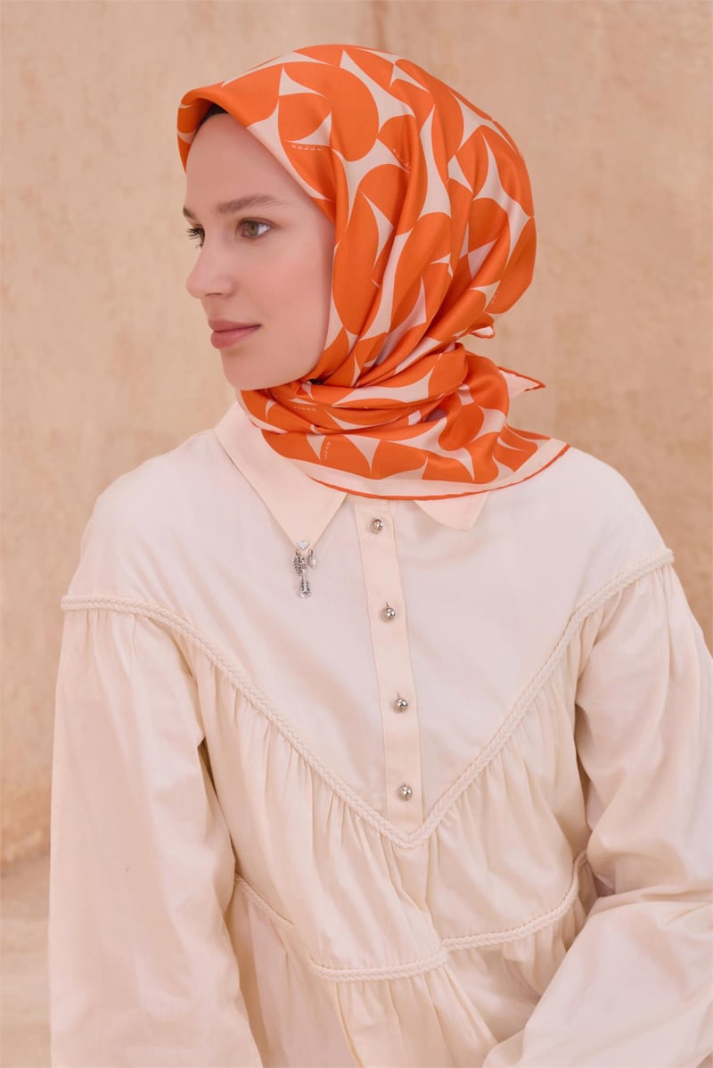 {URUNSEO_TITLE} | BELLI | BELLİ İPEK EŞARP | BELLİ GEOMETRIK DESEN İPEK EŞARP 4117D TWILL - 86